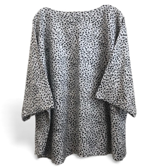 Hand Sewn 3/4 Sleeve  Cotton Knit Blouse Plus Size 3x White Black Animal Print - Picture 1 of 8
